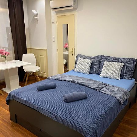 Malasits Apartman Gyor Bagian luar foto