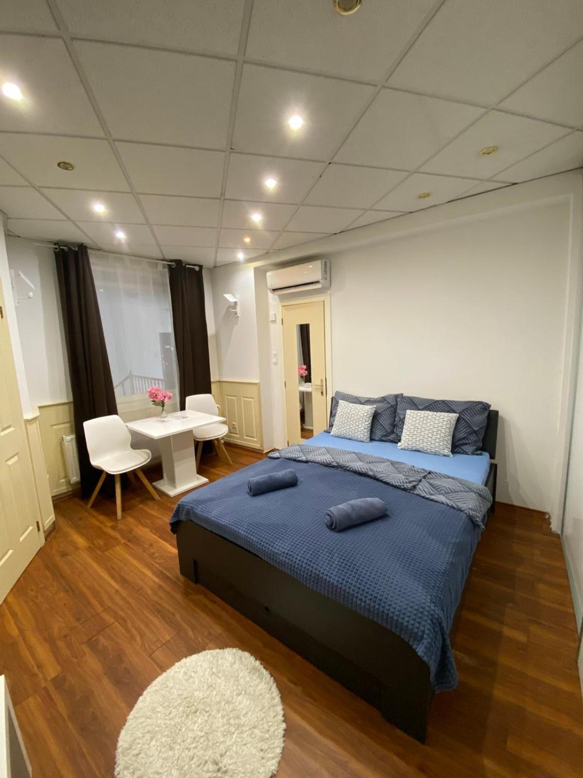 Malasits Apartman Gyor Bagian luar foto